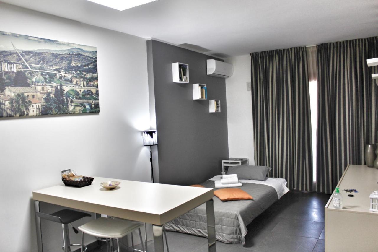 Cosenza Luxury Apartment Exteriör bild